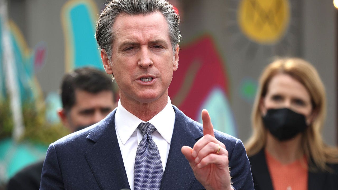 Newsom sued over COVID ‘misinformation’ law that doctors say tramples First Amendment rights