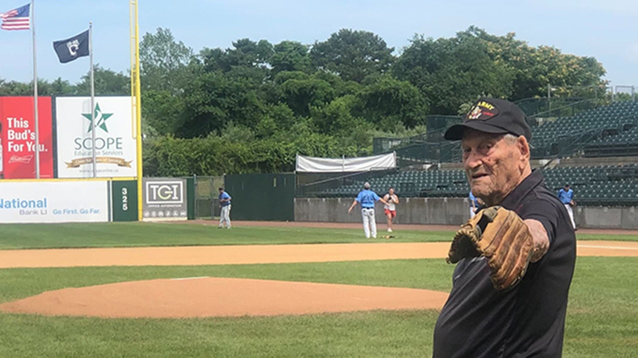 100-year-old WWII veteran throws first pitch at Long Island Ducks ballpark