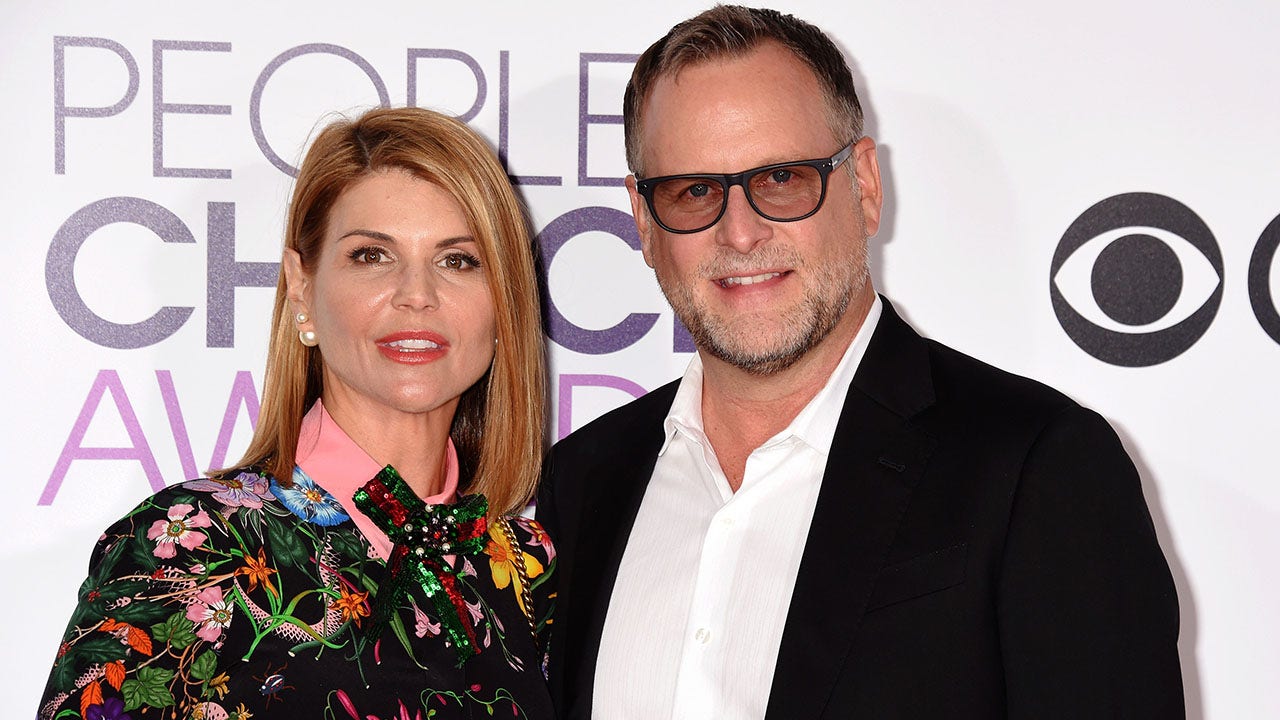 Dave Coulier says Lori Laughlin was the ‘last’ cast member from ‘Full House’ he thought would go to jail