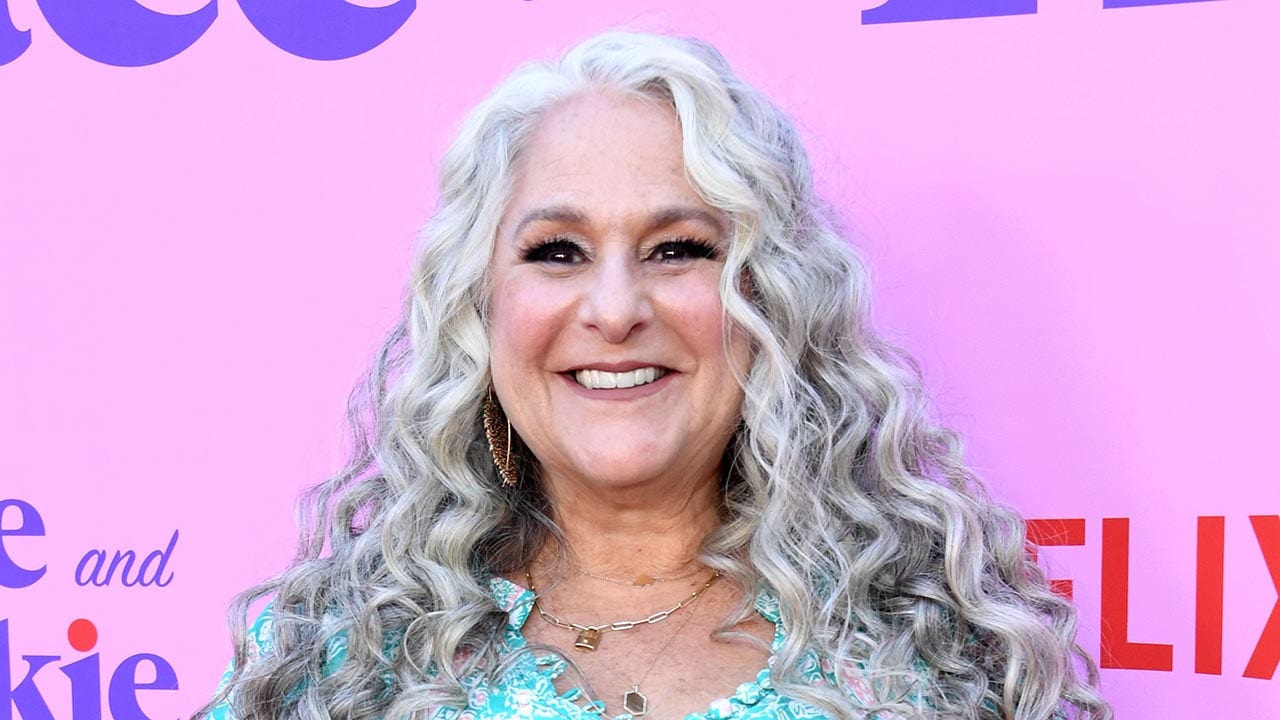 ‘Friends’ co-creator Marta Kauffman apologizes for misgendering Chandler Bing’s trans parent