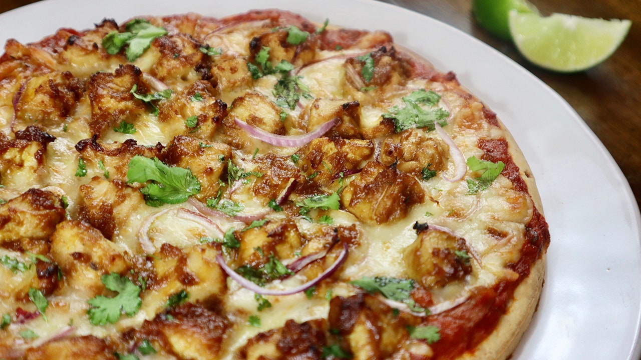 Try this Thai chicken pizza recipe for a healthy twist to the favorite dish. (Liana Werner-Gray)