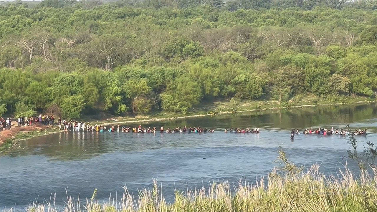 Texas border town mayor says 'broken' immigration system can be solved if Dems, GOP cooperate