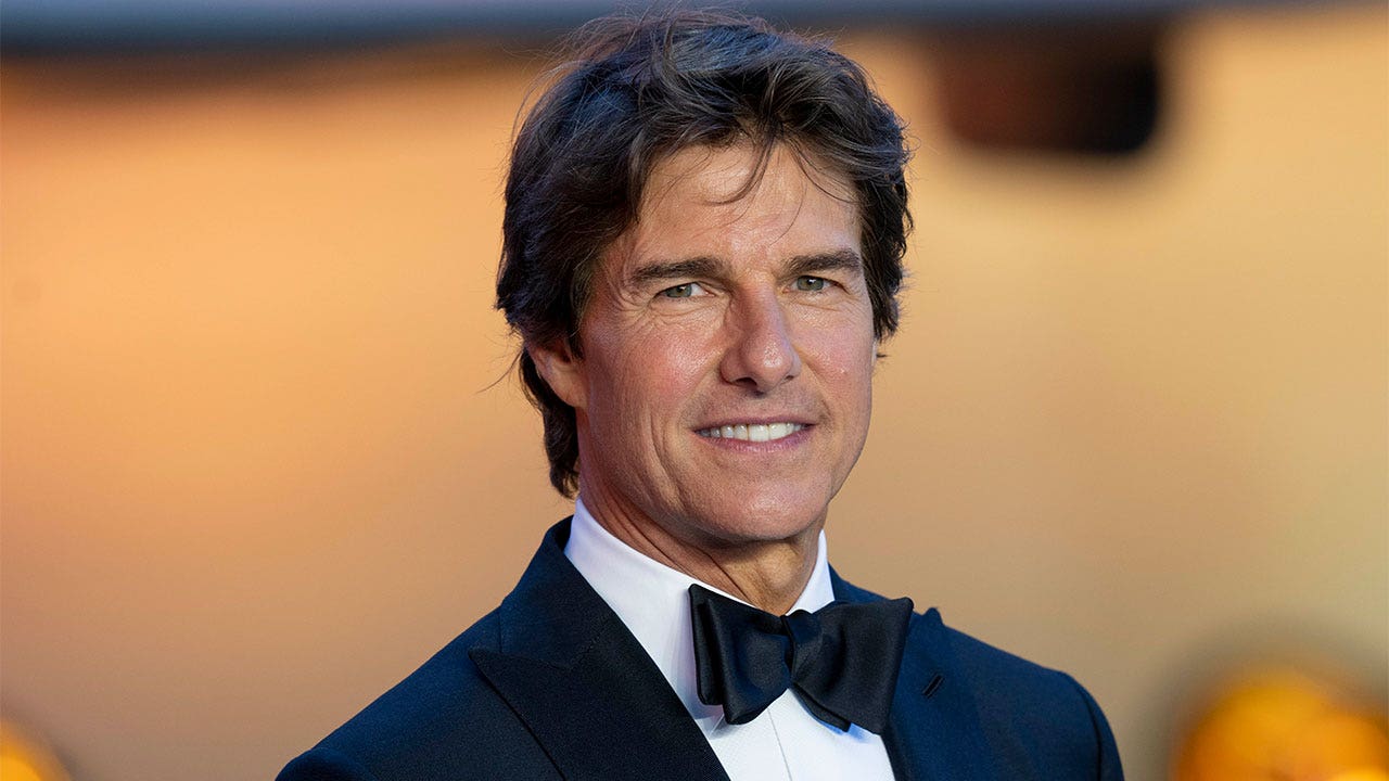 tom cruise academy award maverick