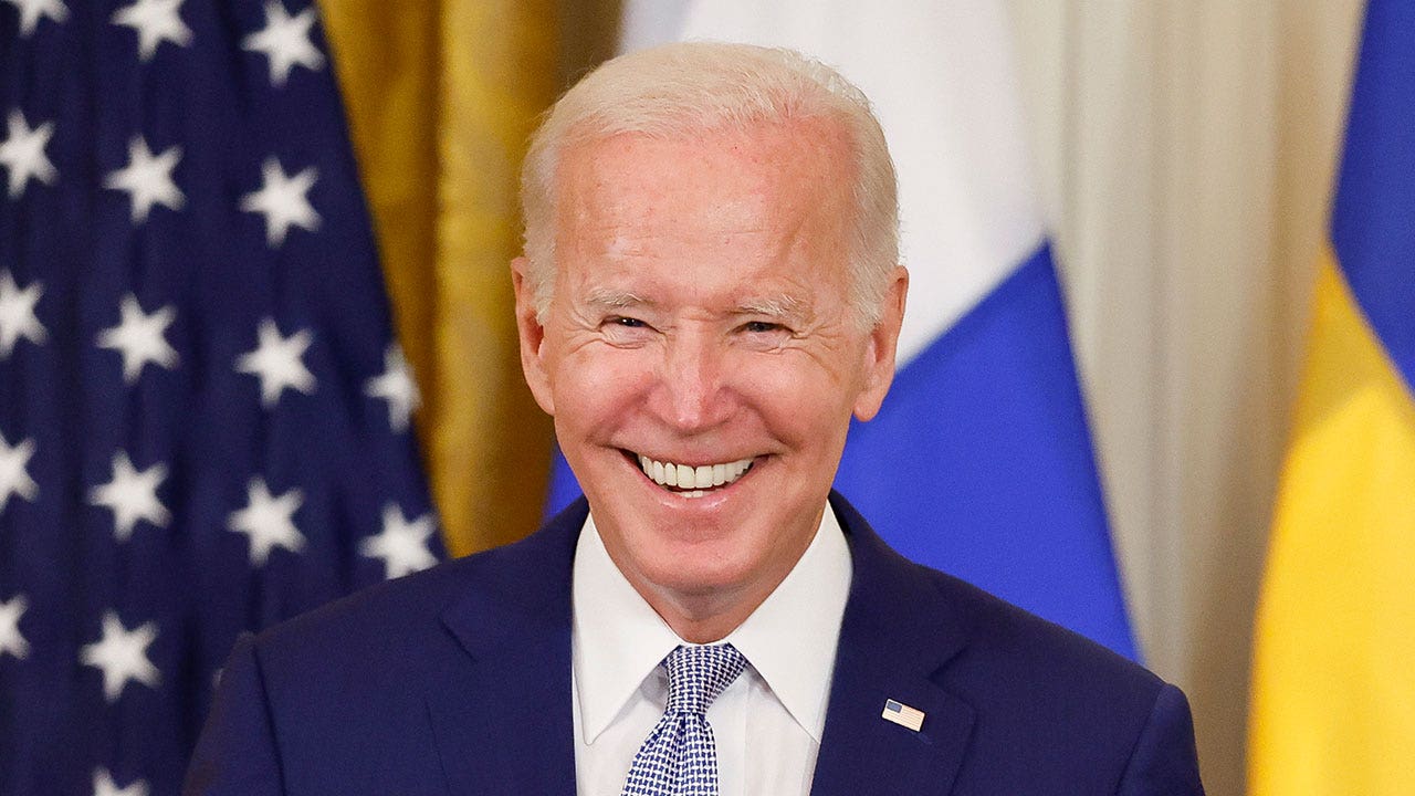 Biden touts electric vehicle tax credits with picture of him in luxury Hummer that doesn’t even qualify