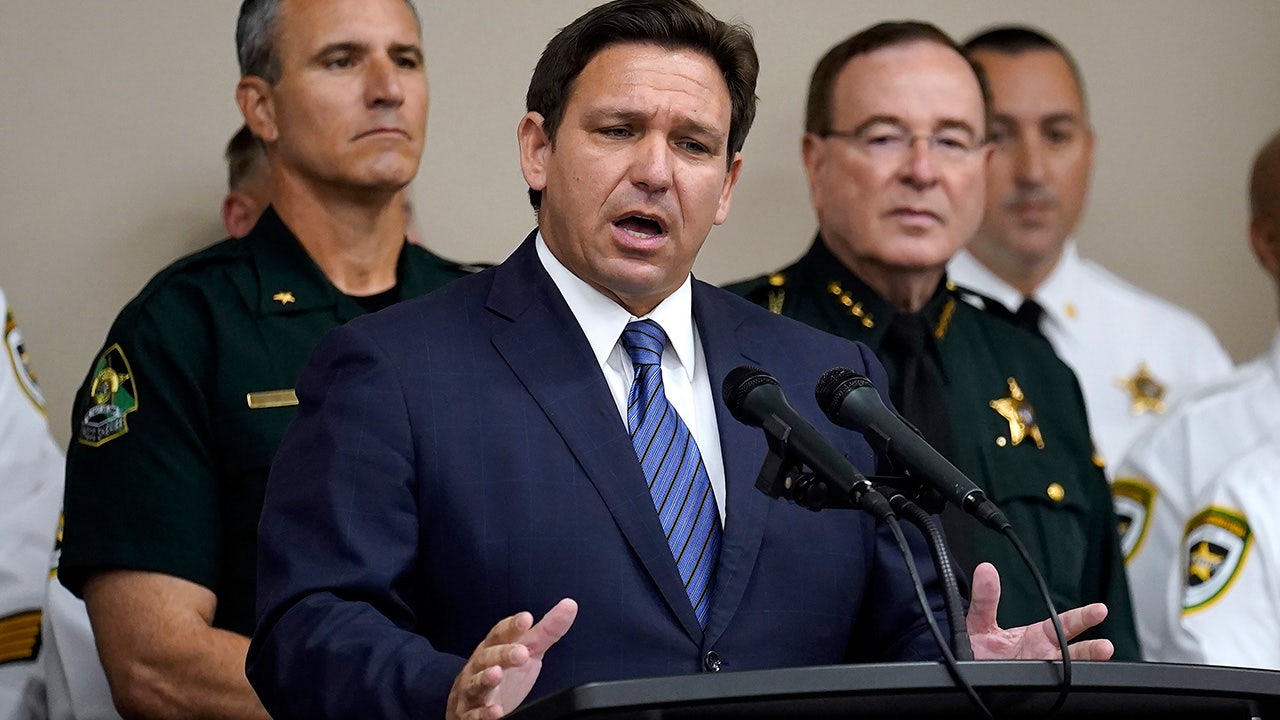 Ron DeSantis suspends school board members for ‘incompetence neglect of duty’ after Parkland shooting probe – Fox News