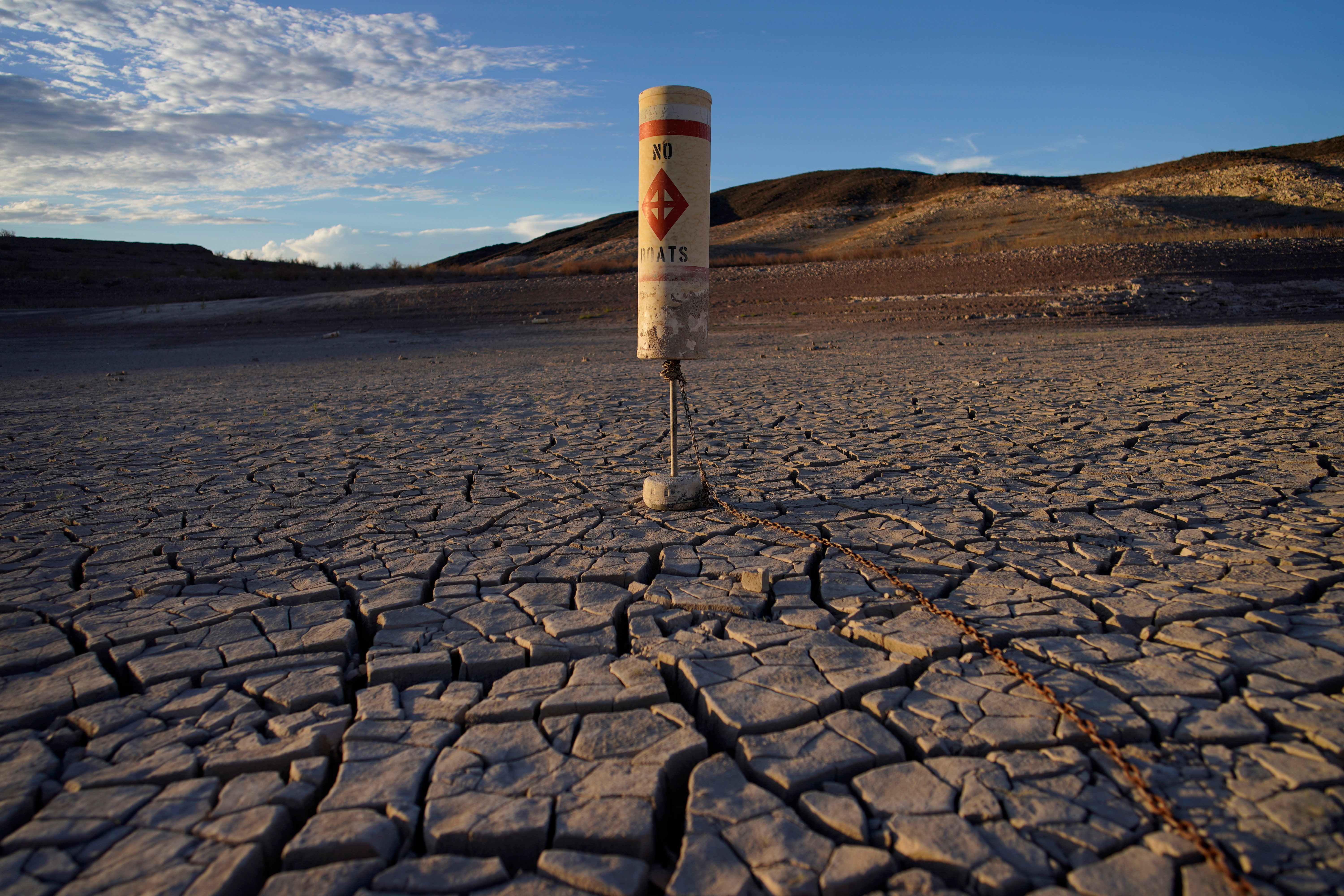 Government calls for water cuts for Arizona and Nevada amid drought, citing need for 'urgent action'