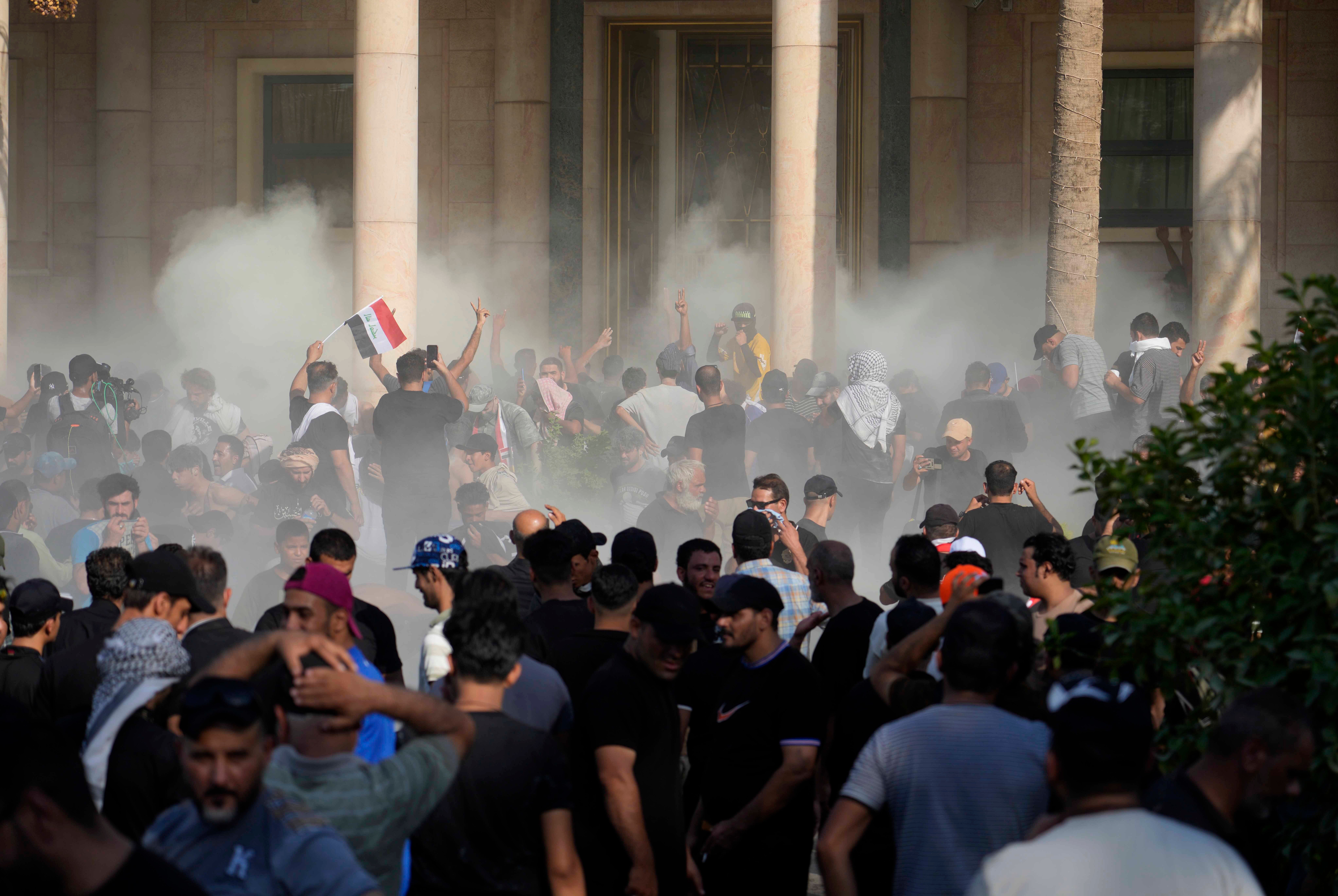 Baghdad, Iraq violence leaves at least 30 dead, cleric tells protesters to ...