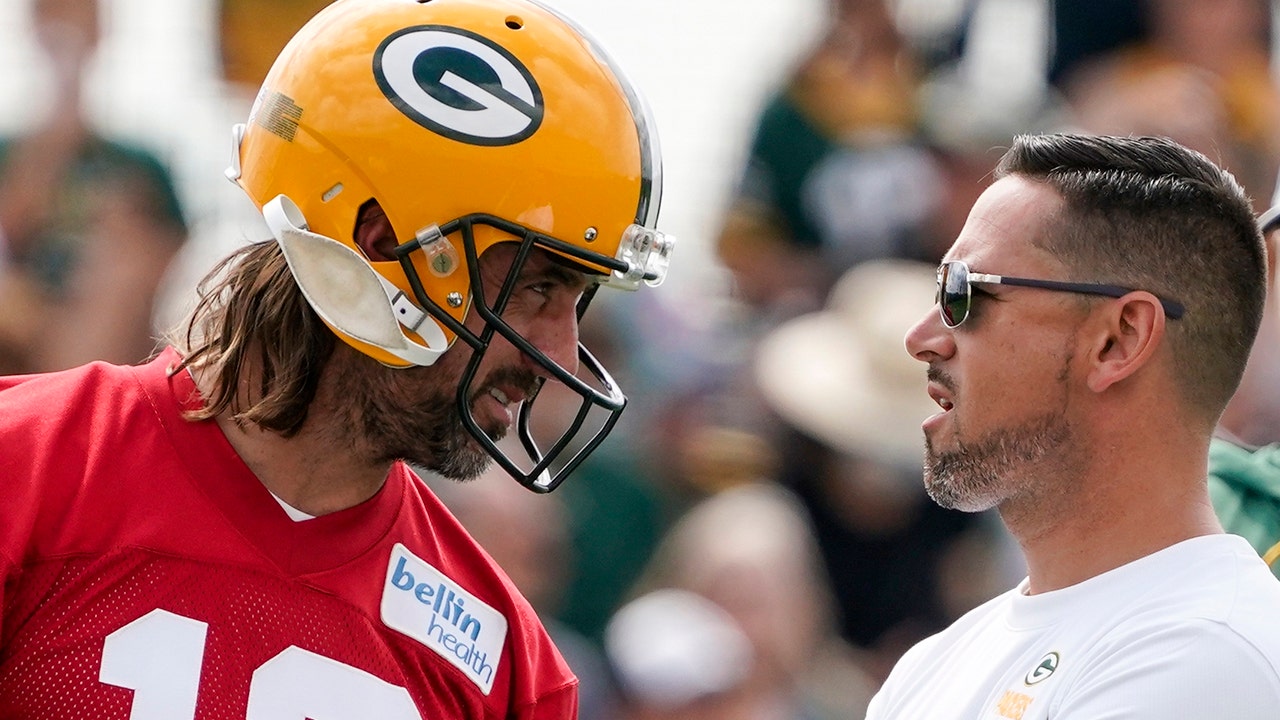 The 'FOX NFL Sunday' crew give their predictions on how successful Aaron  Rodgers will be with the Jets this season