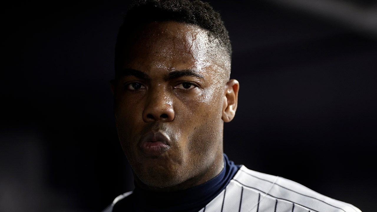 Aroldis Chapman Off Yankees Division Series Roster After NoShow  The New  York Times