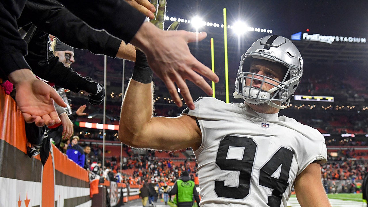 Carl Nassib, NFL’s 1st active player to come out as gay, set to rejoin Bucks: reports