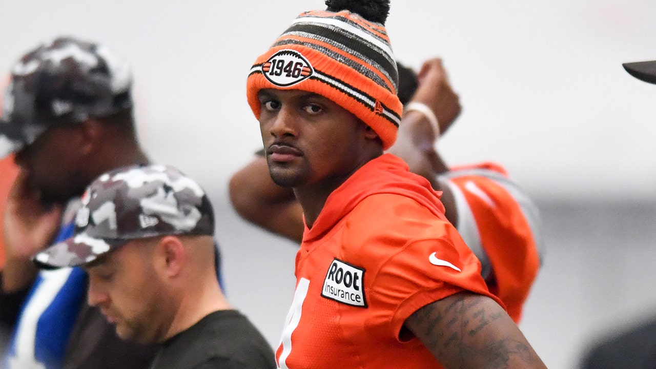 Deshaun Watson Wearing Cleveland Brown 1946 Shirt