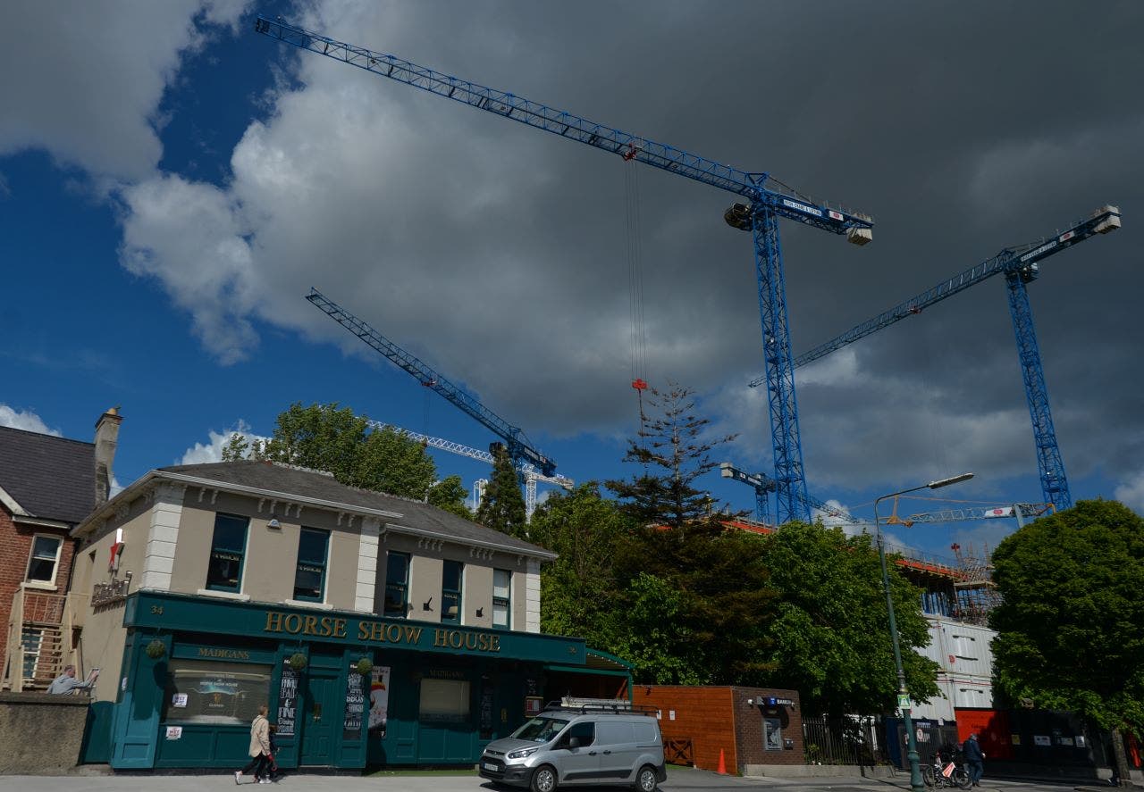 Ireland housing crisis causes hundreds to line up around block for hours to view apartments