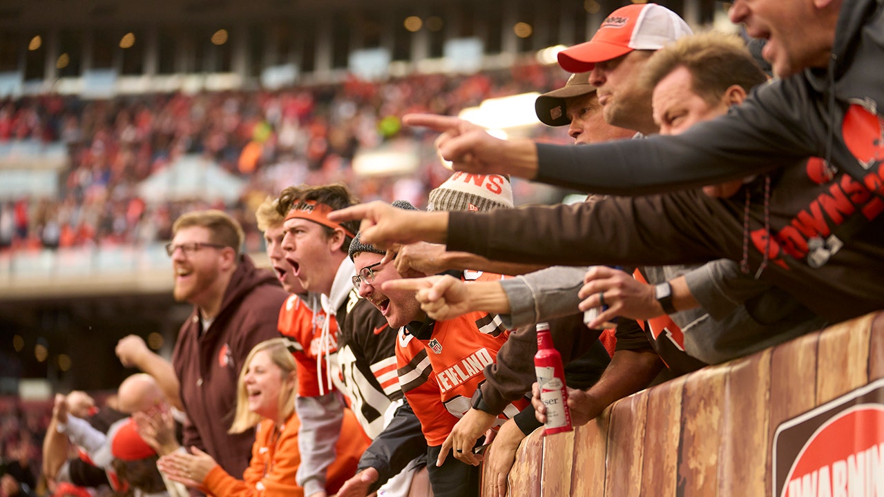 Browns fans lament lackluster season ticket holder gift boxes