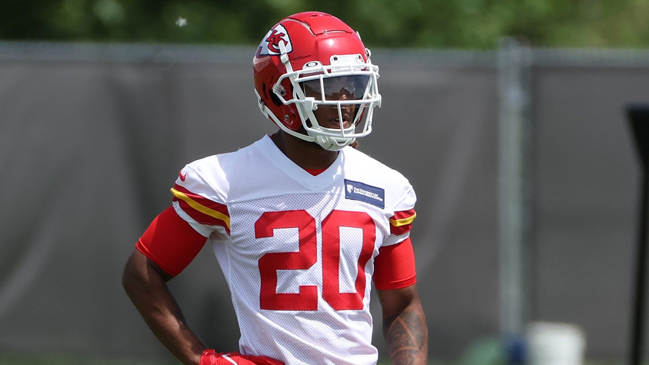 Chiefs safety Justin Reid nails PAT attempt in Kansas City’s opening presea...