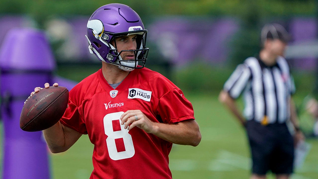 NFL on FOX Takes Passive-Aggressive Shot at Kirk Cousins & The Vikings  