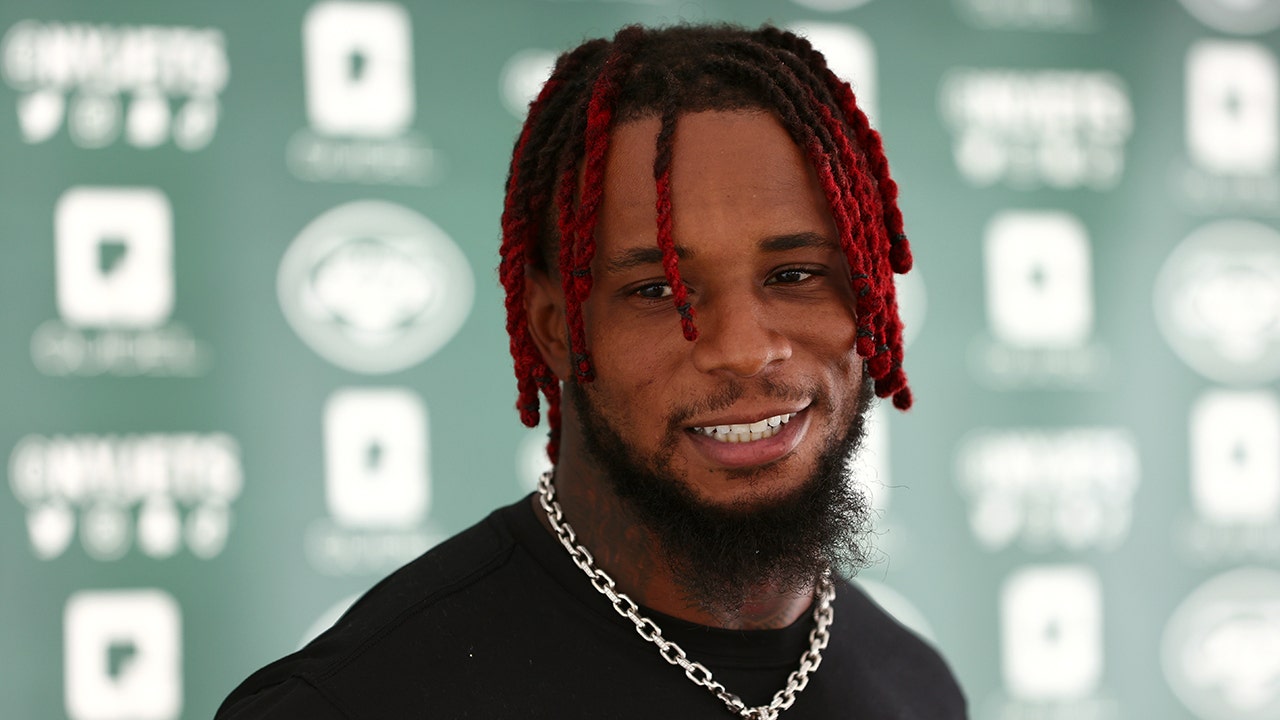 First look at Kwon Alexander taking the field at NY Jets camp