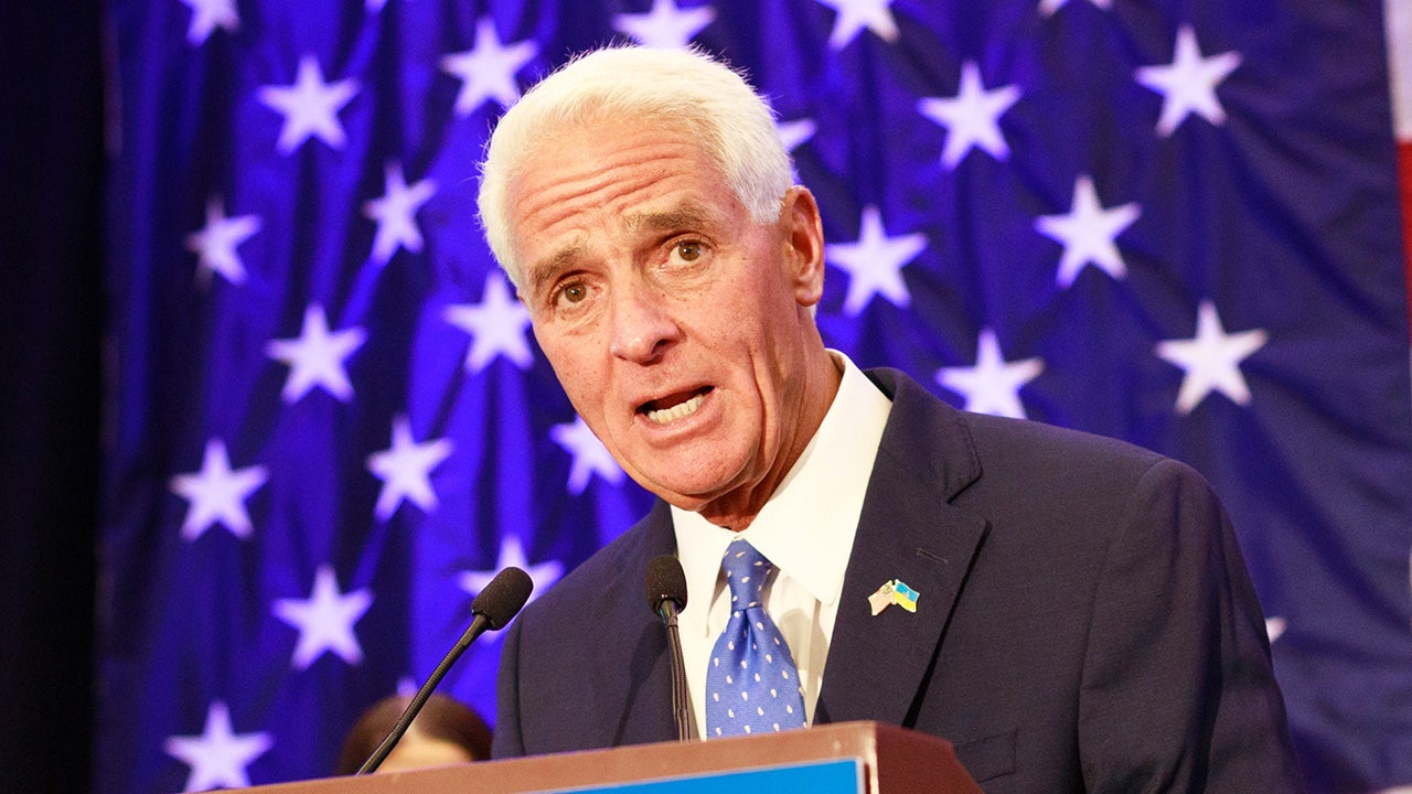 FL Gov candidate Charlie Crist's top staffer left campaign citing a 'family matter.' He was actually arrested