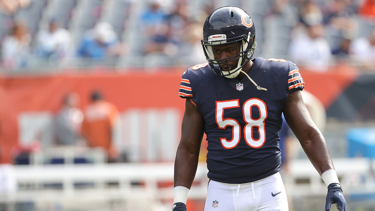 Bears’ Roquan Smith requests trade after failed contract talks: ‘New front office administration doesn’t respect me’