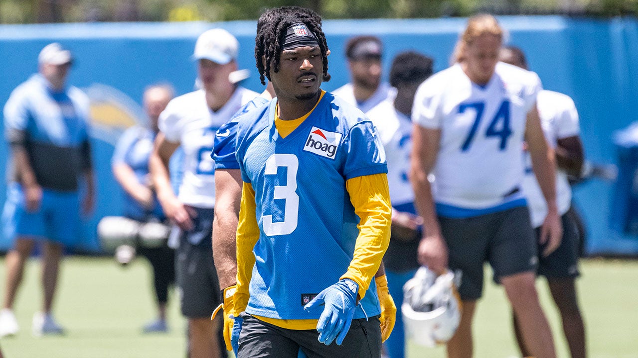 PFF: Chargers' Derwin James checks in as top safety ahead of 2023 season