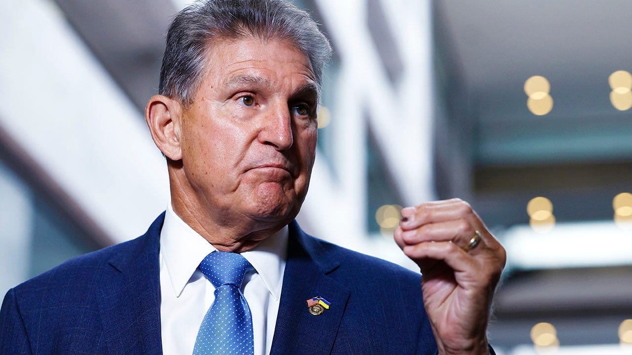 Manchin demands Biden apologize for 'outrageous' coal comments: 'Time he learn a lessson'