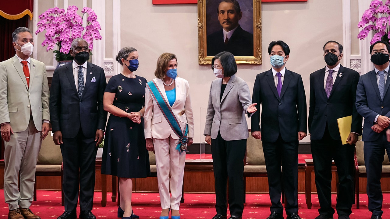 Pelosi defies China during meeting with Taiwanese President Tsai Ing-wen: 'We will not abandon our commitment'