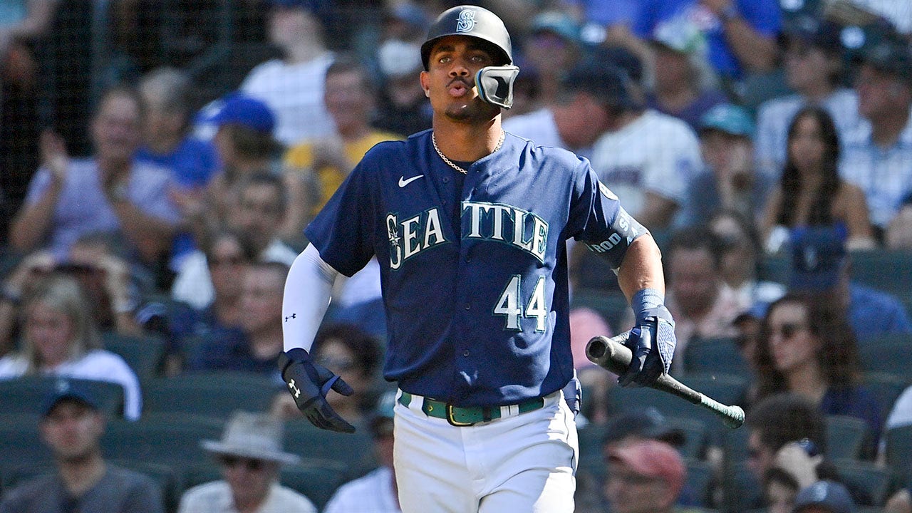 Mariners Sign Julio Rodriguez to Extension Worth at Least $210 Million -  The New York Times