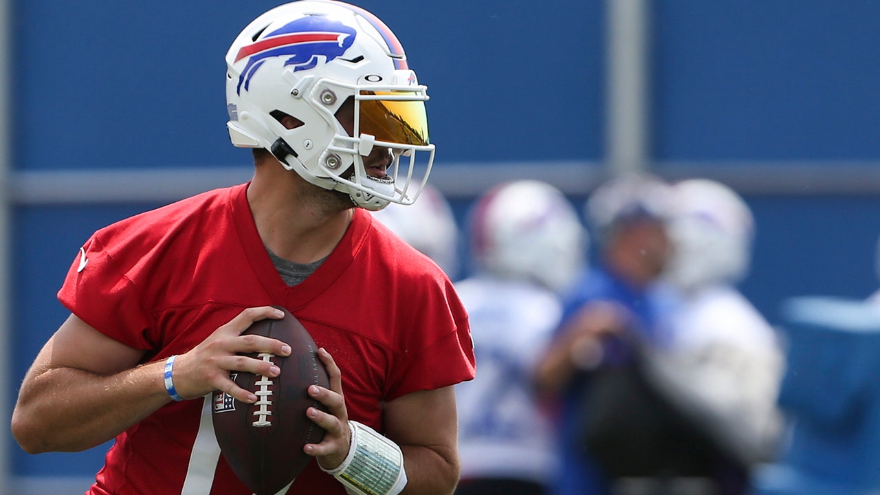 Scary moment for Josh Allen as Bills put on pads for Day 5 of Camp 