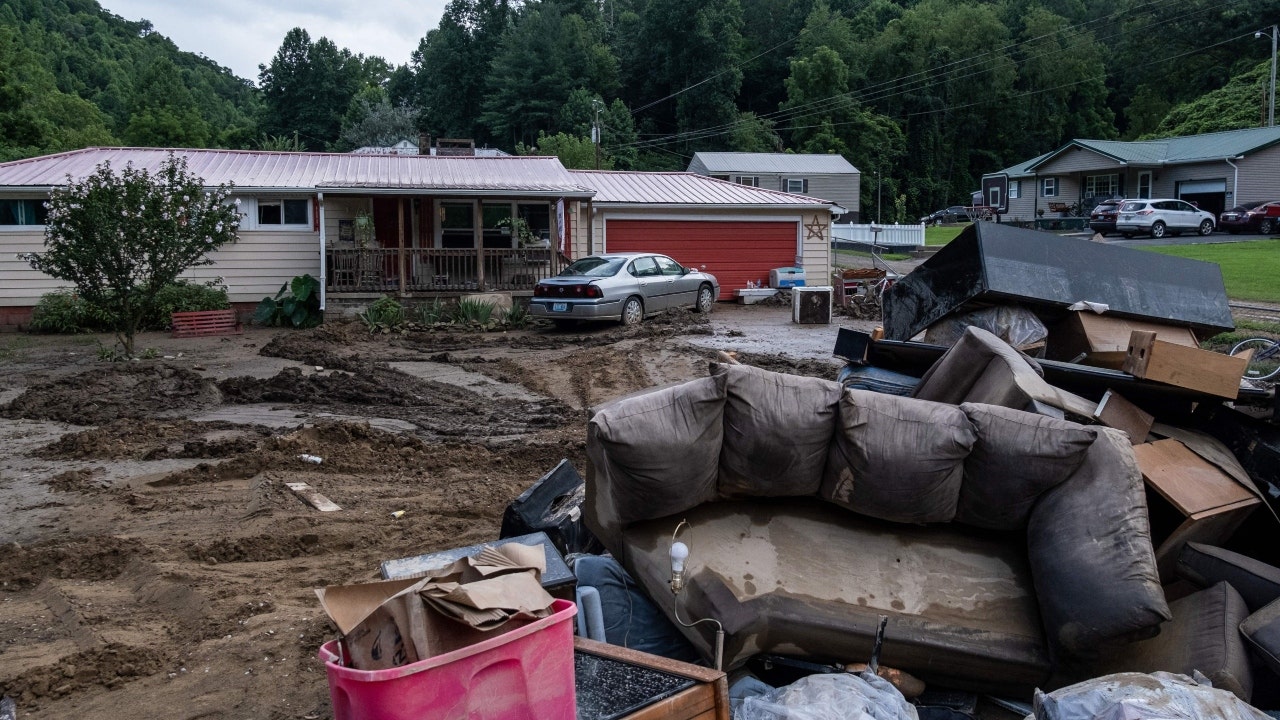 News :Kentucky flooding death toll reaches 37 as dangerous heat forecast