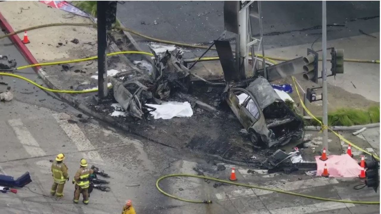 Horrific crash involving at least 13 vehicles in South LA caught on cam -  CBS Los Angeles