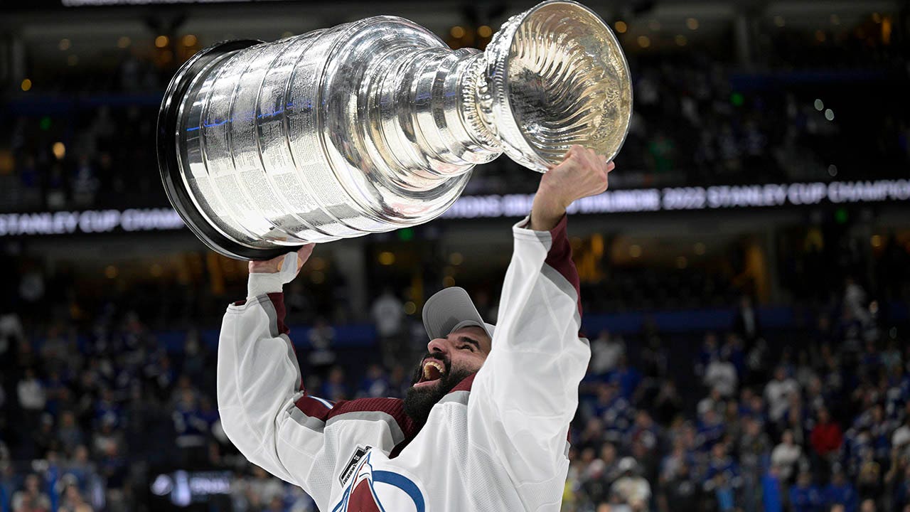 Les Flames signent un contrat de 7 ans avec le champion de la Coupe Stanley Nazem Kadri