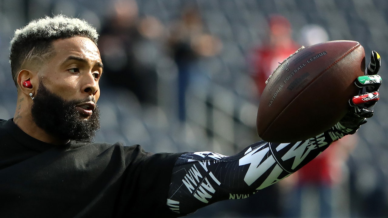 WATCH: Odell Beckham Jr. arrives at Dallas Mavericks game with