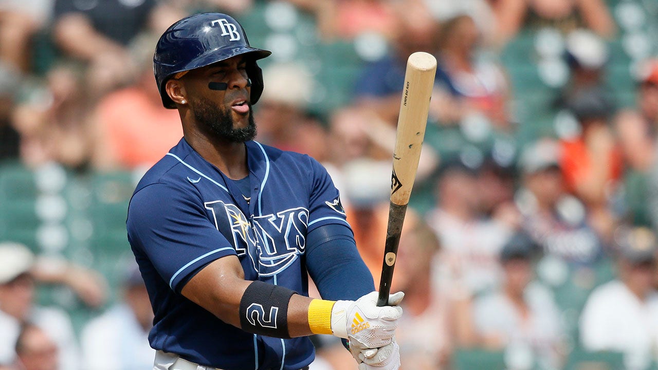 The Rays’ Yandy Diaz tried to stay in a separate hotel from the team amid the nagging rumors