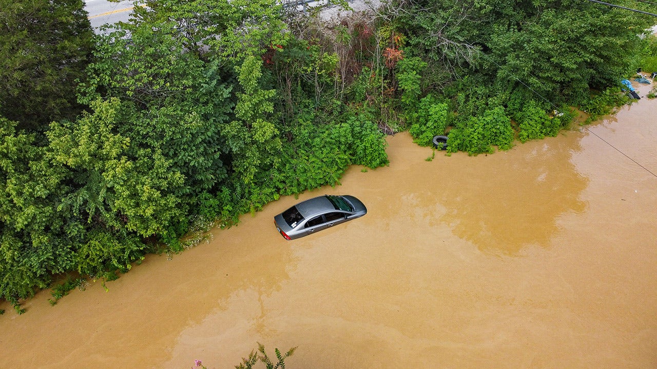 Car caught in flash flood? Follow these 3 survival tips