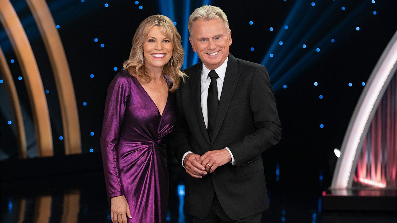 How many dresses does Vanna White own? Inside the 'Wheel of Fortune' co-host's wardrobe