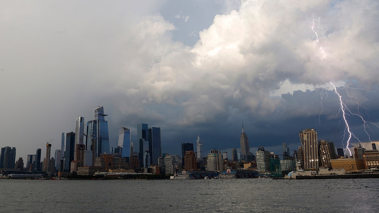 CNN polling guru surprised majority of Americans ‘aren’t afraid’ of climate change