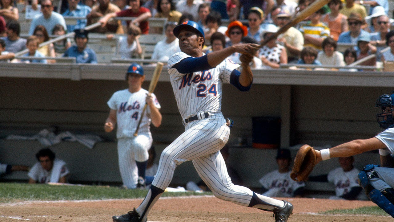 Willie Mays' No. 24 Jersey Retired by Mets; Played 2 Seasons with