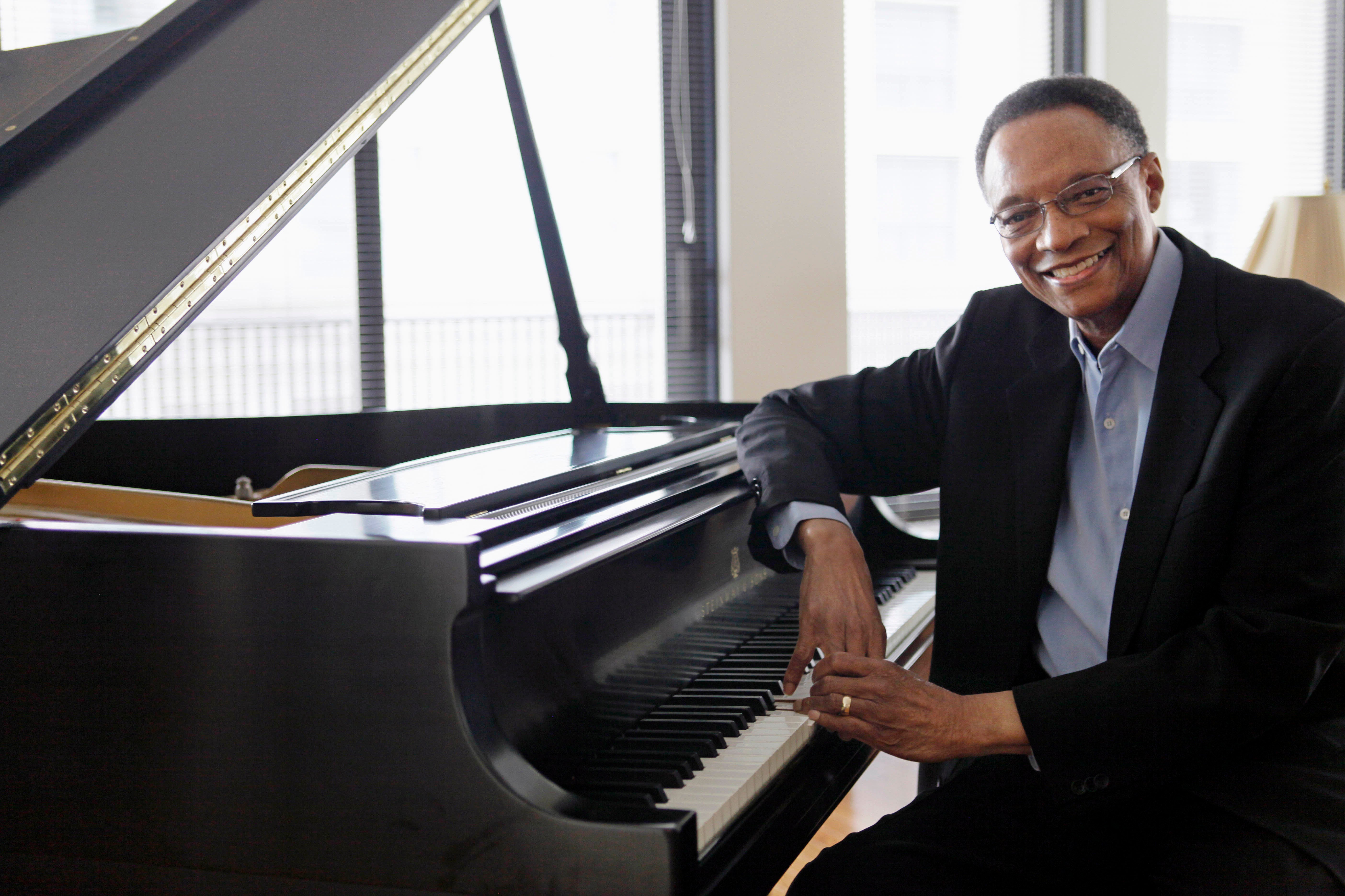 Renowned jazz musician Ramsey Lewis dies at the age of 87