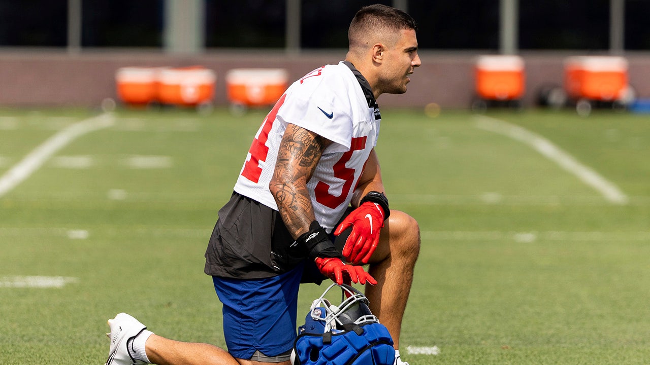 Giants lose Blake Martinez to knee injury vs. Falcons — a huge blow to  defense