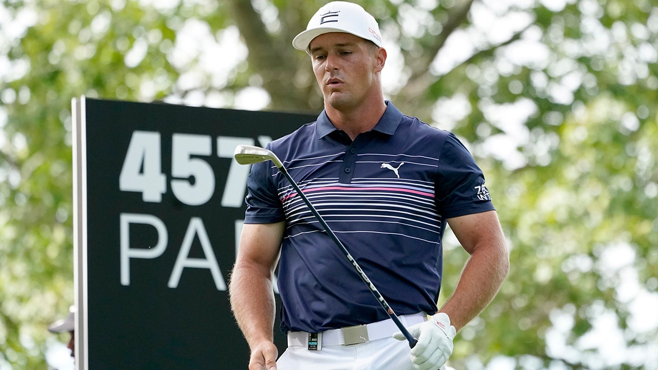 Bryson DeChambeau gets tangled in gallery rope at LIV Golf event Fox News