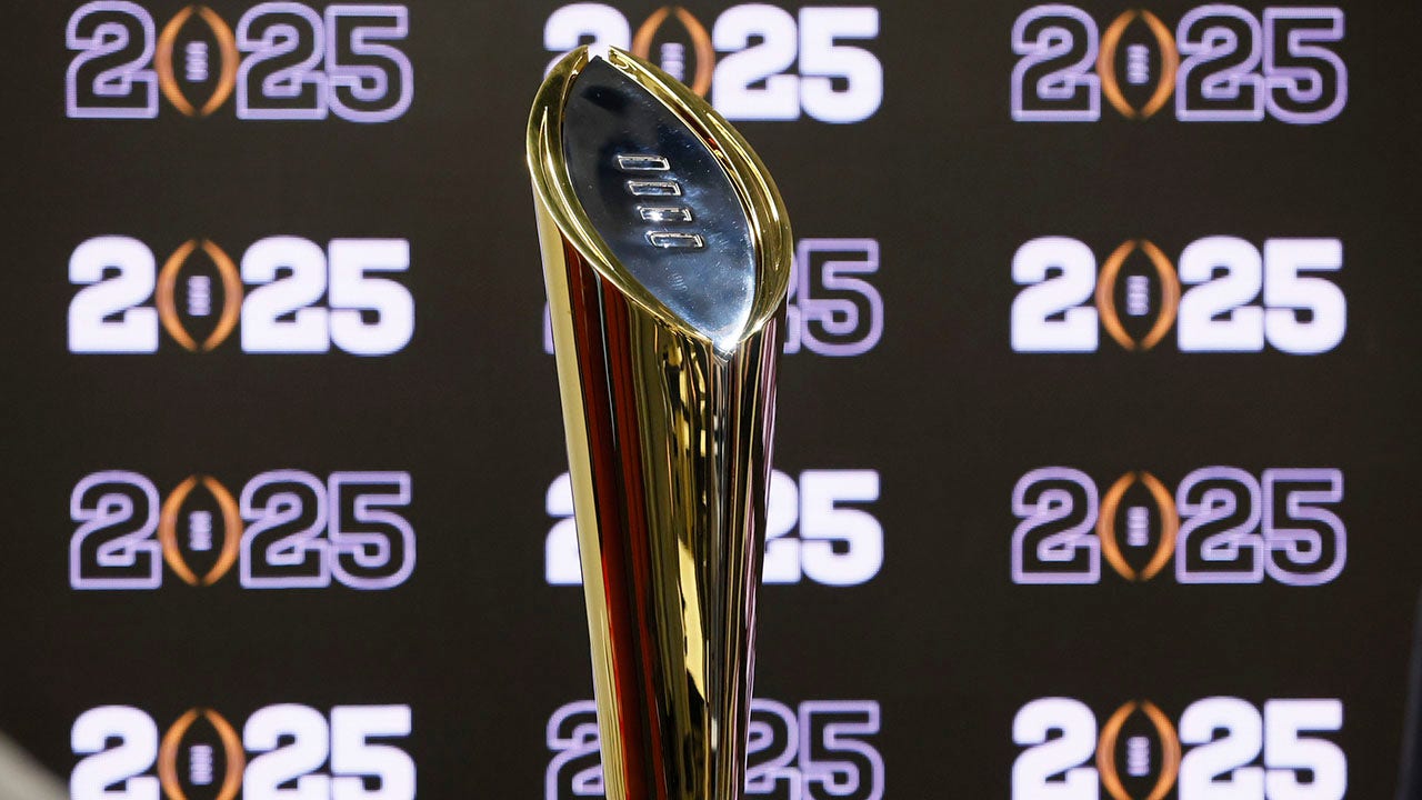At last, college football playoffs: BCS commissioners agree on