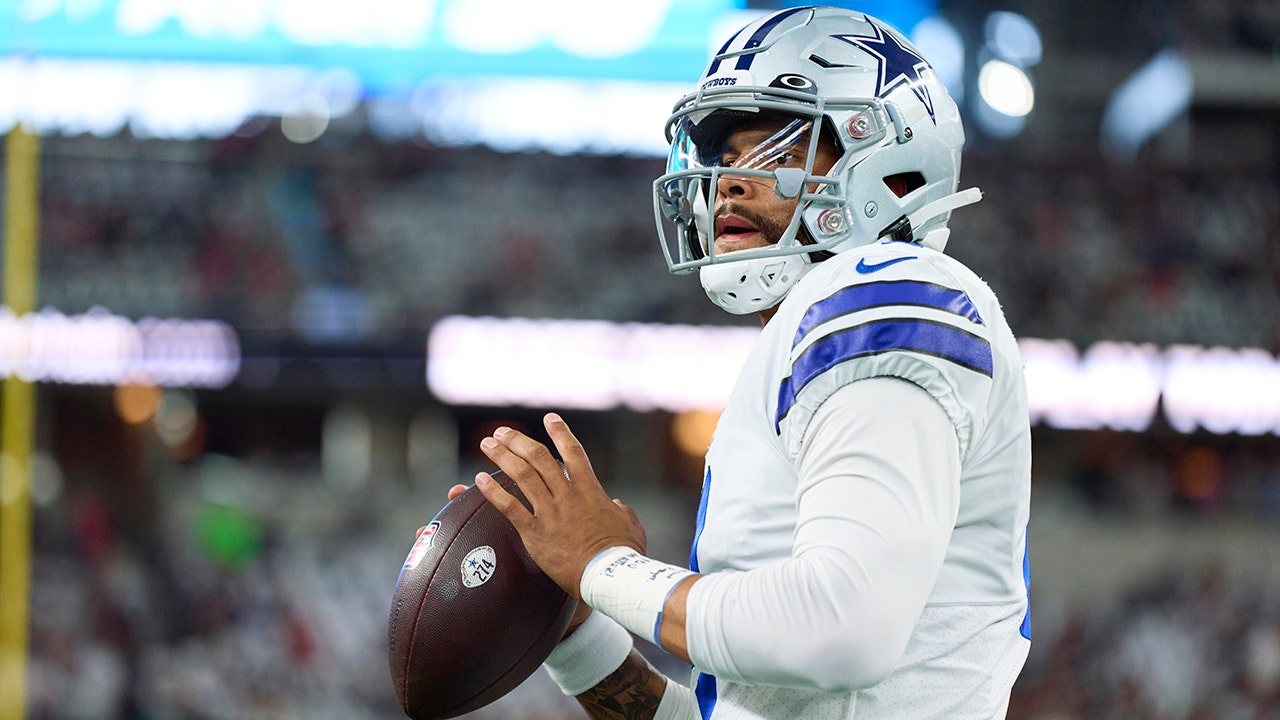 Cowboys won't put Prescott on IR for possible earlier return