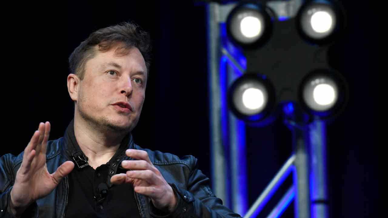 Elon Musk calls New York Times 'boring': 'Far left brainwashing at this point'