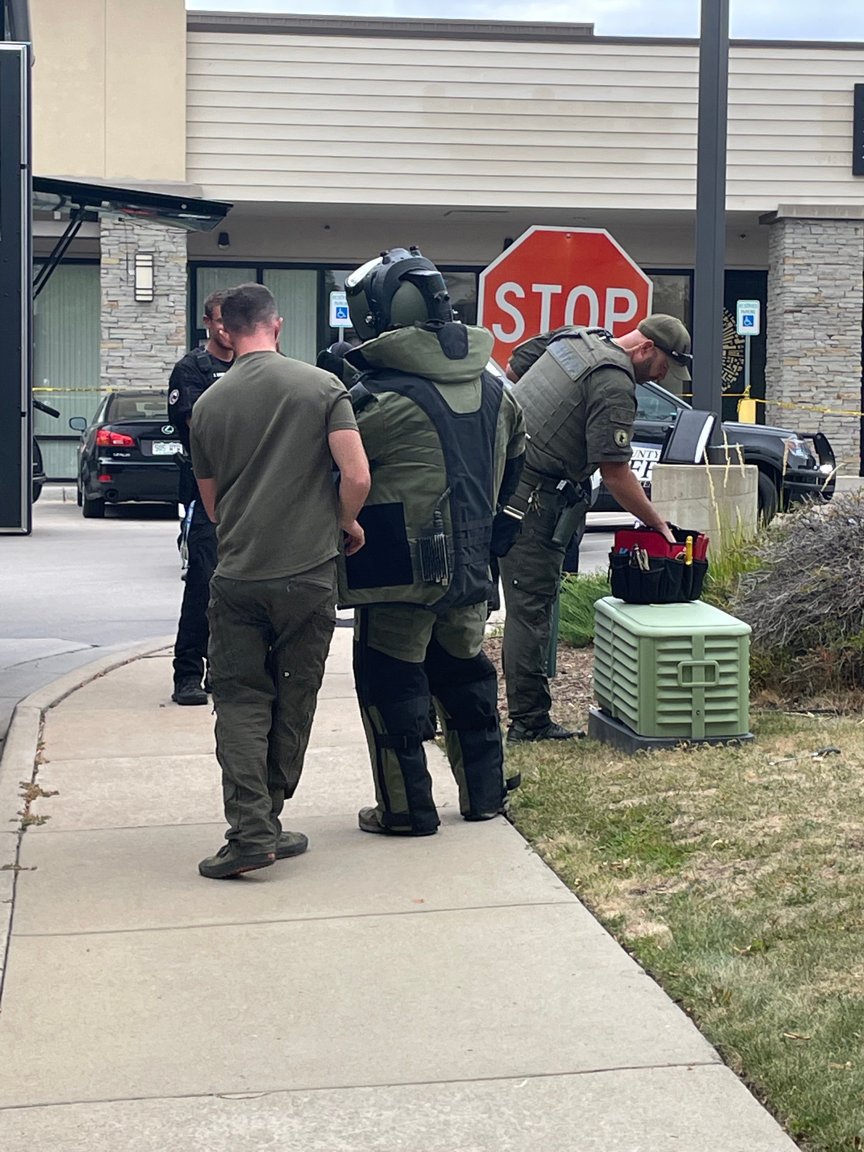 Colorado authorities find pipe bomb behind Safeway, disable it