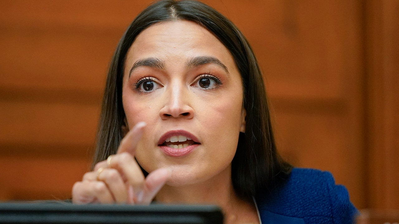 AOC doubles down after Republicans transport migrants to Washington DC: ‘Crimes against humanity’ – Fox News
