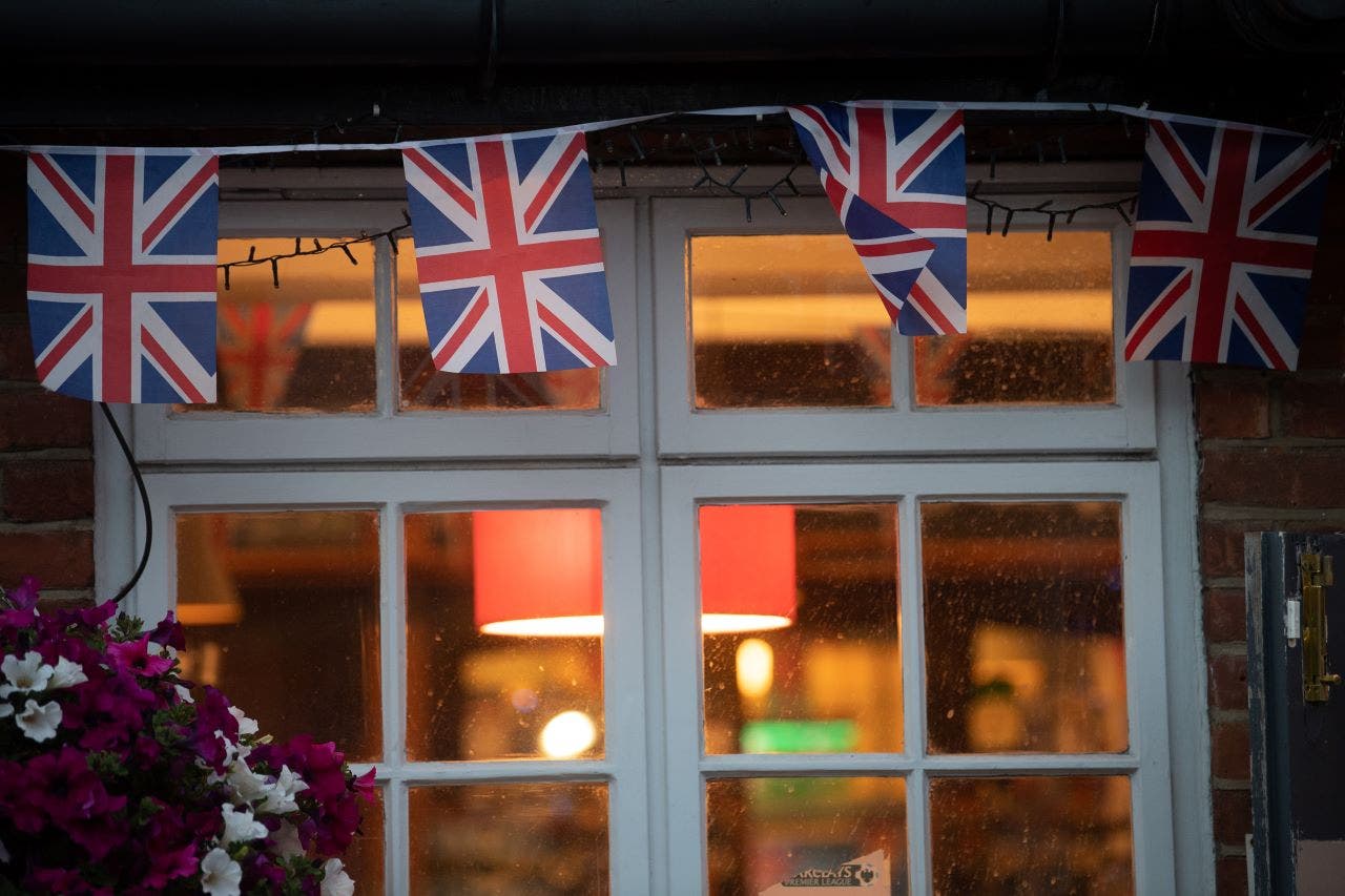 British pub owners facing murky future as energy prices skyrocket: ‘Soul destroying’