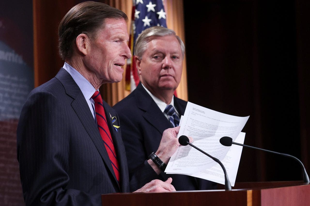 Blumenthal, Graham call for economic, military cuts to nations that recognize Russia annexation of Ukraine