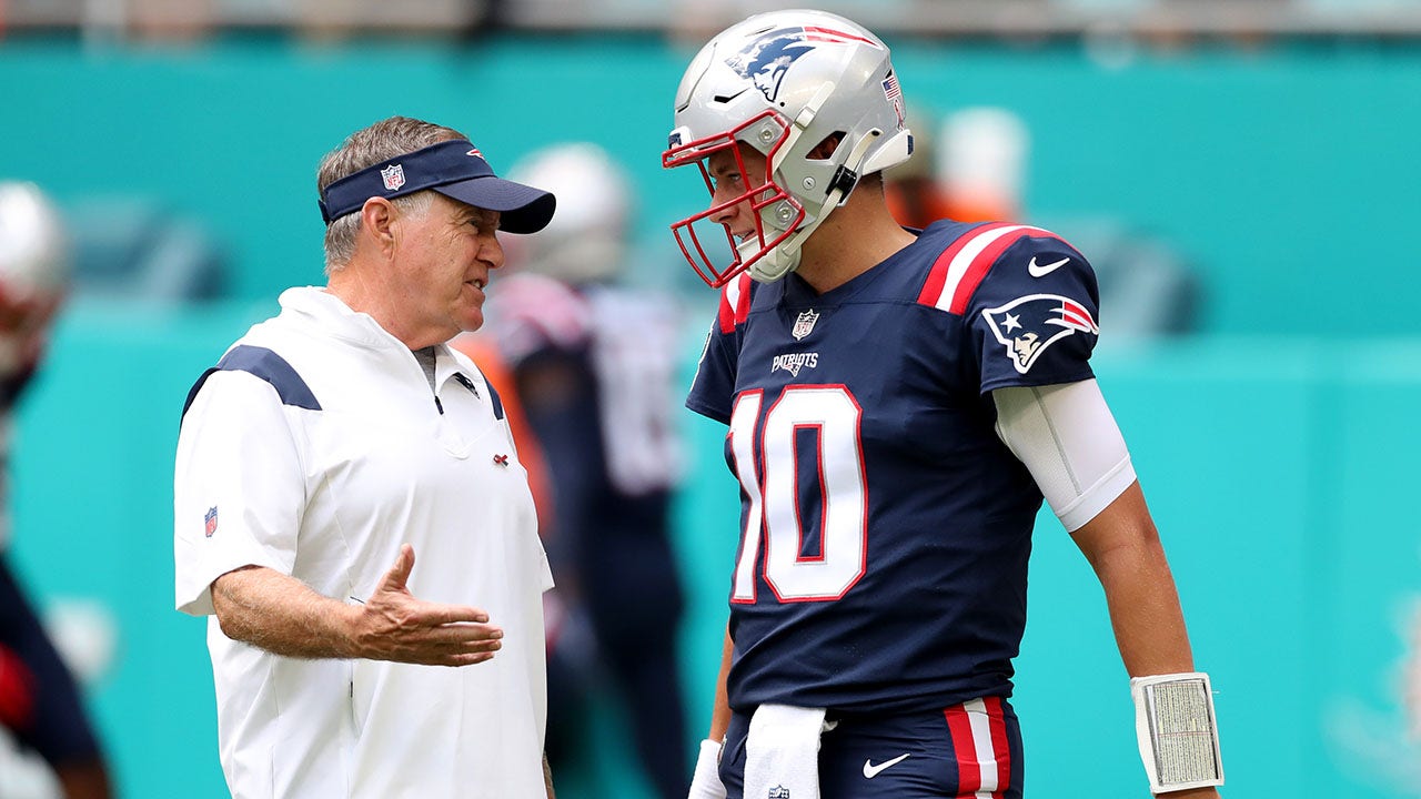 Patriots' Mac Jones' questionable slides sparks 'dirty player' debate,  ManningCast reaction: 'That's why D-linemen don't like quarterbacks'