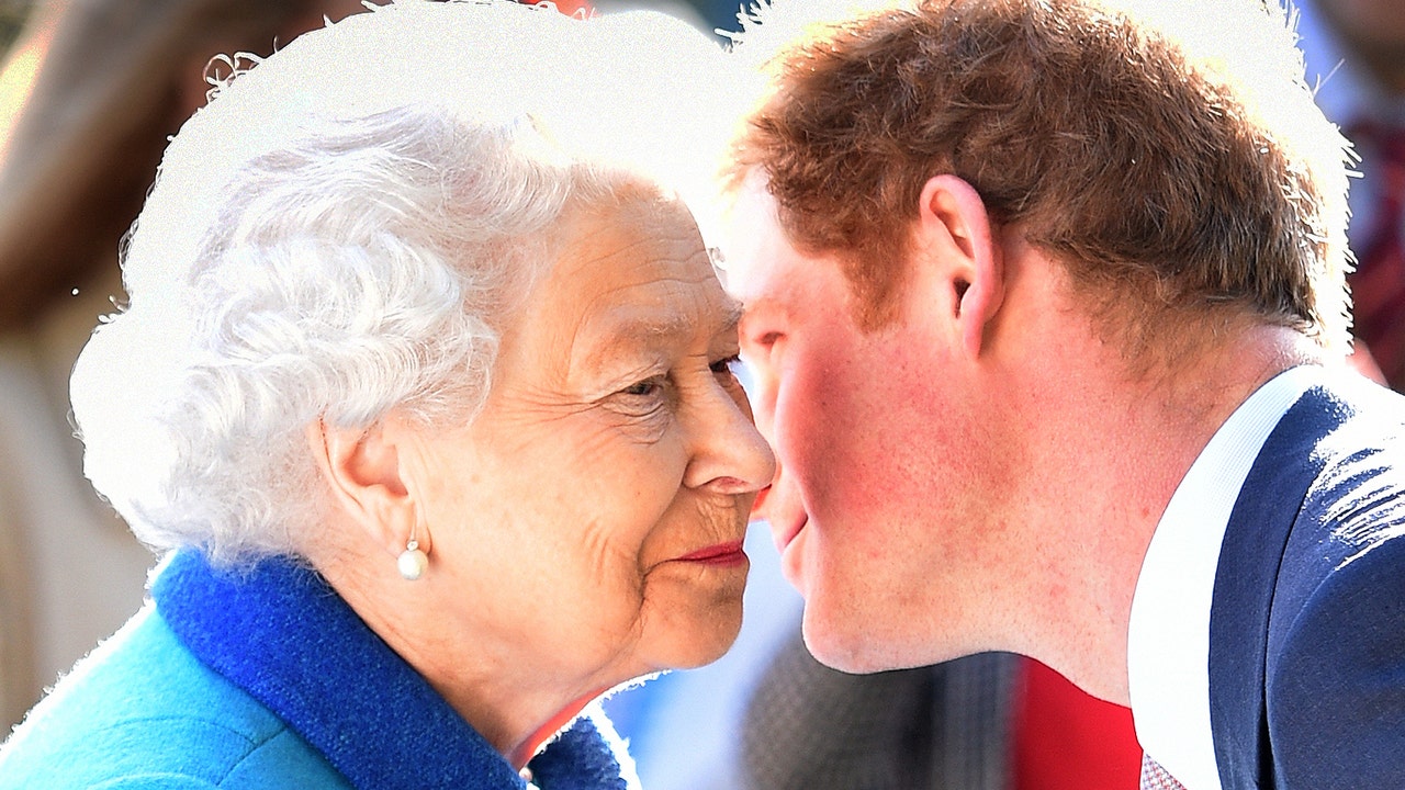 Queen Elizabeth ‘adored’ Prince Harry ‘right to the end,’ wanted family to 'patch things up,' author says