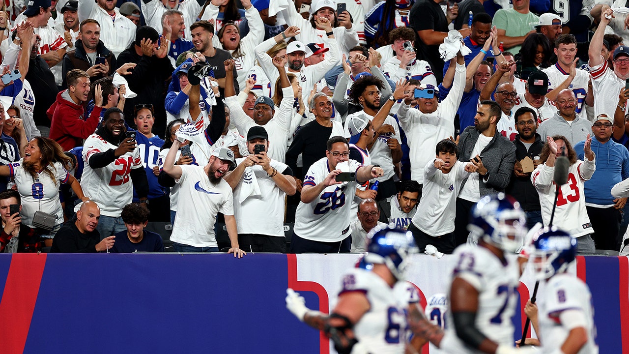 Sad Giants fan goes viral as team settles for field goal late in