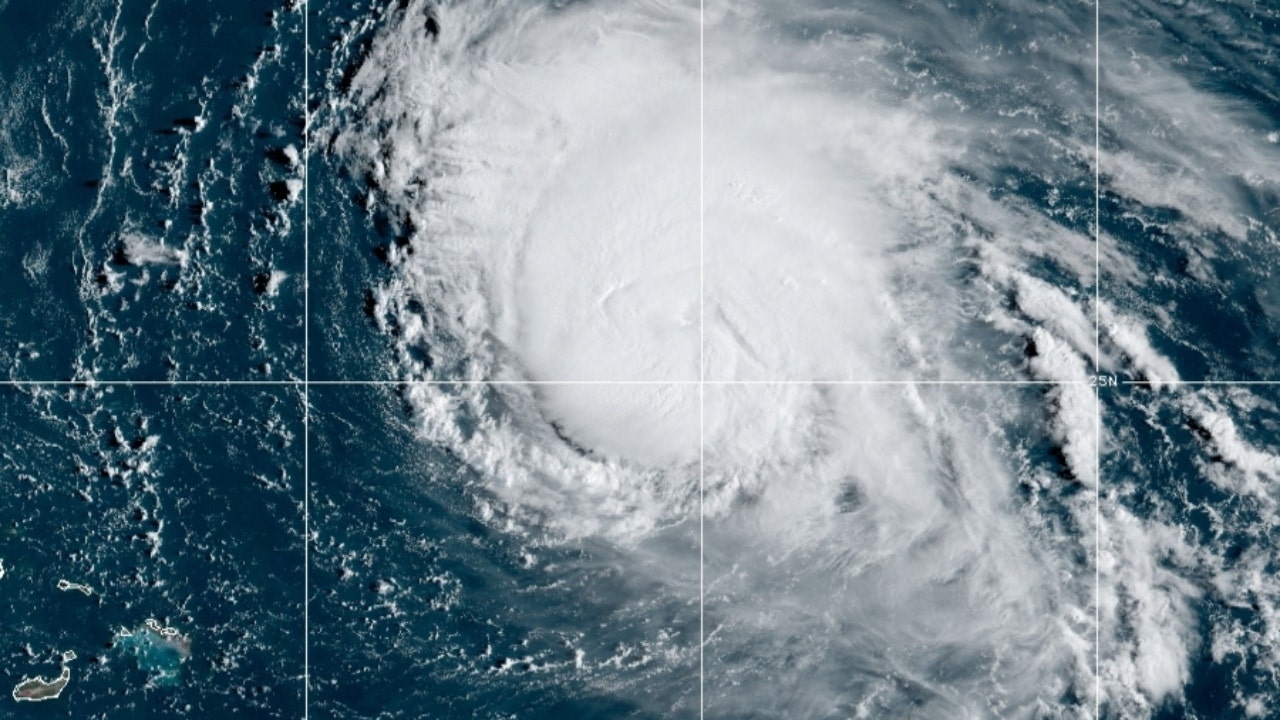 News :Hurricane Earl swells impact beaches, Cape Hatteras visitors warned to avoid area